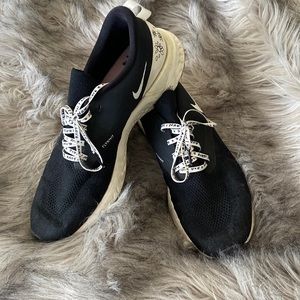 Nike flyknit react with daisies*special edition*